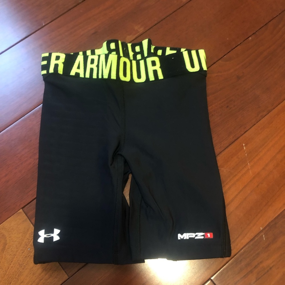 Under armor spandex/ tight shorts